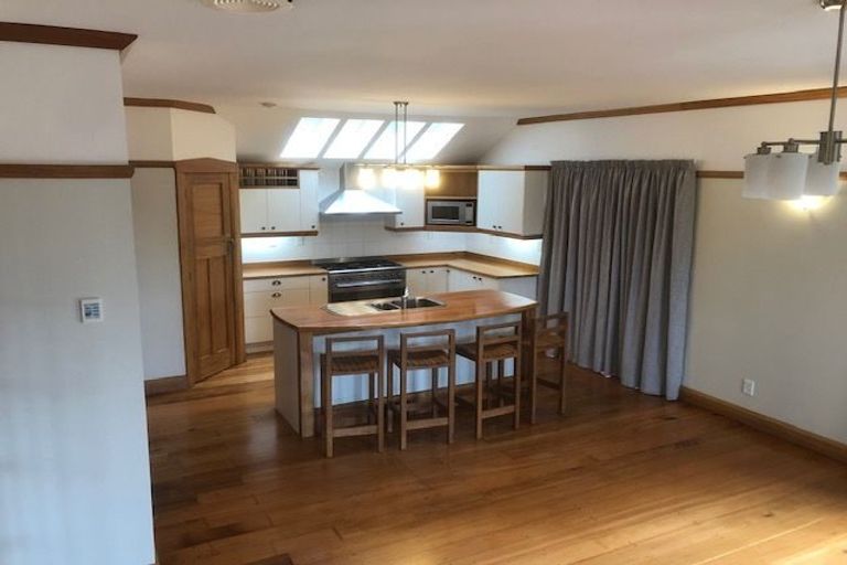 Photo of property in 18 Raroa Road, Kelburn, Wellington, 6012