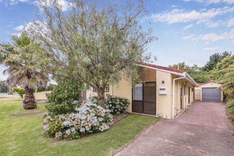 Photo of property in 32 Matai Road, Raumati South, Paraparaumu, 5032