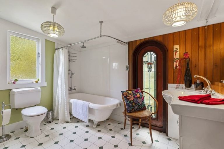 Photo of property in 227 Godley Road, Titirangi, Auckland, 0604