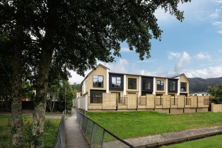 Photo of property in 16/240 Stokes Valley Road, Stokes Valley, Lower Hutt, 5019