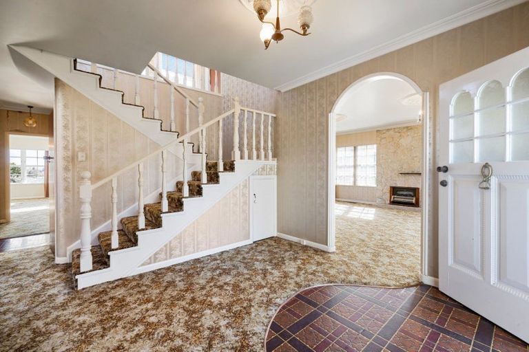 Photo of property in 52 Forest Lake Road, Forest Lake, Hamilton, 3200