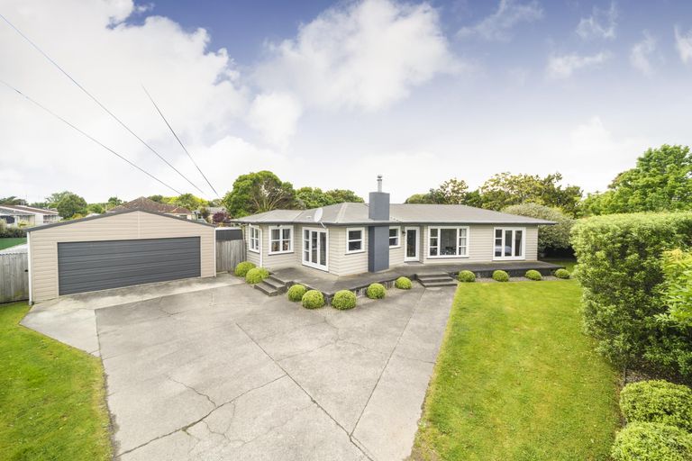 Photo of property in 18 Woburn Place, Takaro, Palmerston North, 4412