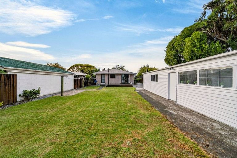 Photo of property in 6 Blossomdale Place, Bishopdale, Christchurch, 8053