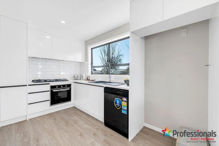 Photo of property in 4 Burlington Place, Manurewa, Auckland, 2102