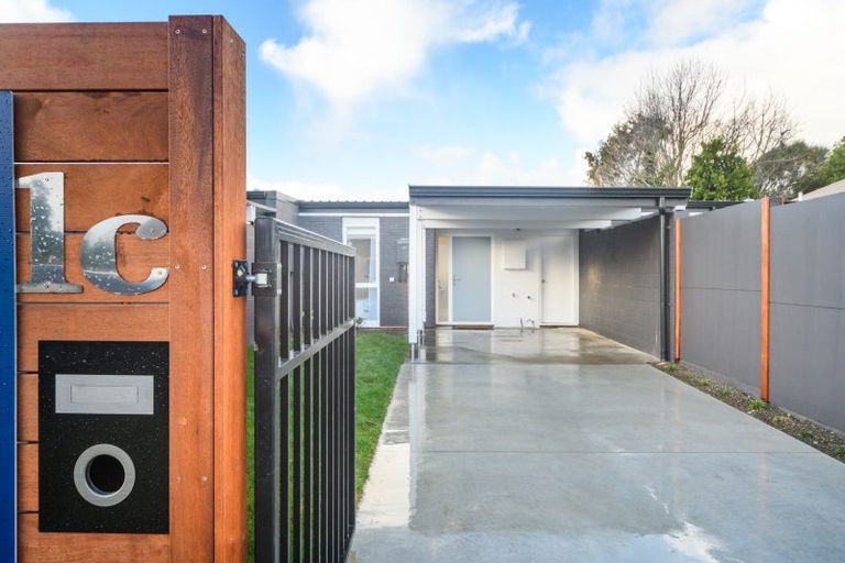 Photo of property in 1c Hereford Street, West End, Palmerston North, 4410