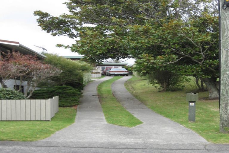 Photo of property in 6 Gavin Road, Raumati Beach, Paraparaumu, 5032