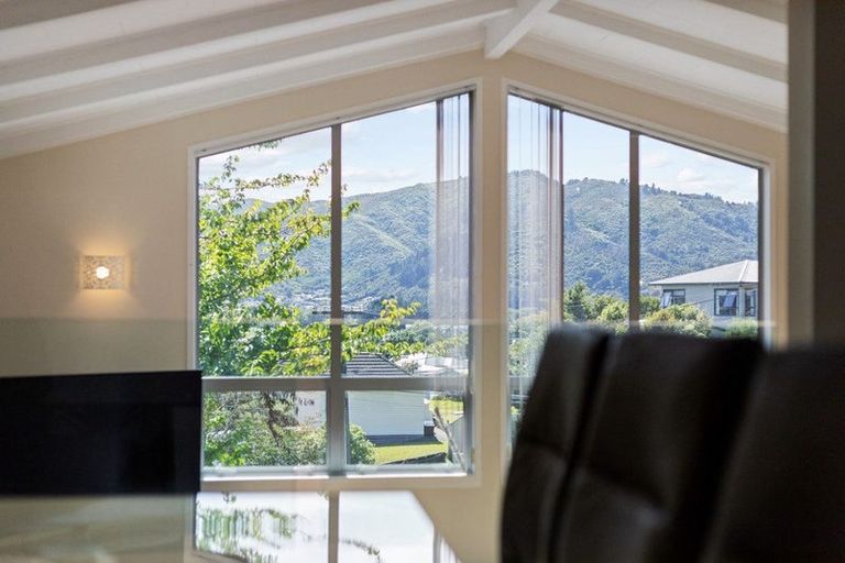 Photo of property in 30 Davis Grove, Wainuiomata, Lower Hutt, 5014