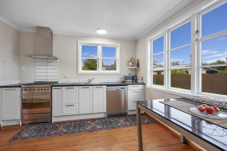 Photo of property in 12 Le Quesne Place, Fairfield, Hamilton, 3214