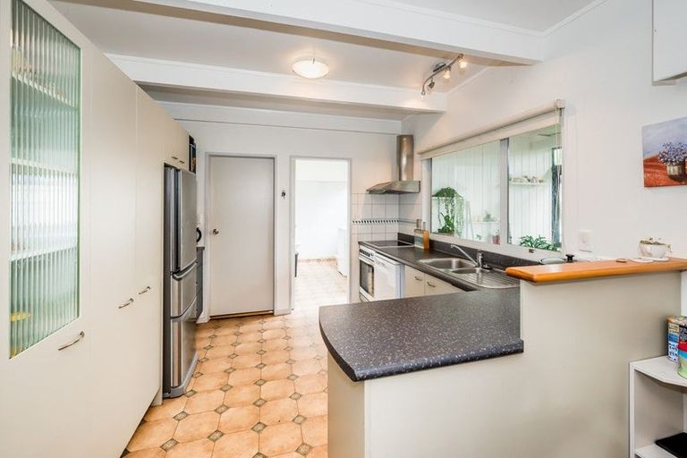 Photo of property in 30 Rimu Street, Waikanae, 5036