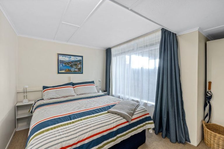 Photo of property in 47 Marine Parade South, Piha, 0772