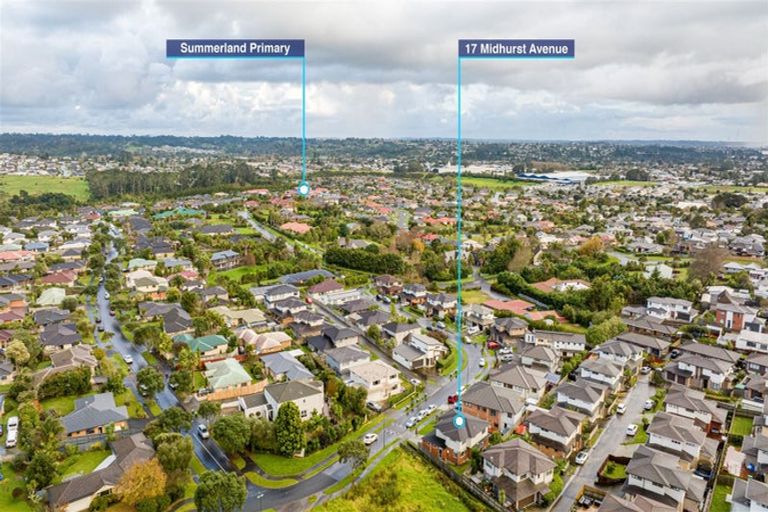 Photo of property in 17 Midhurst Avenue, Henderson, Auckland, 0612