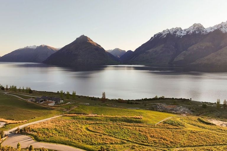 Photo of property in 2 Nathanael Place, Drift Bay, Queenstown, 9371