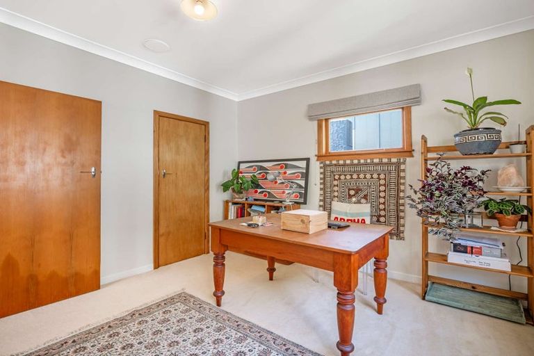 Photo of property in 1 Durie Vale Road, Durie Hill, Whanganui, 4500