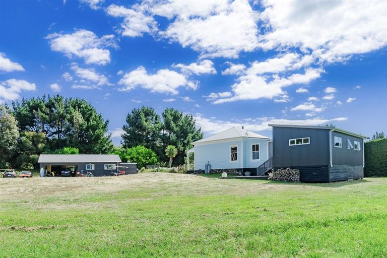 Photo of property in 17 Paetawa Road, Peka Peka, Waikanae, 5391