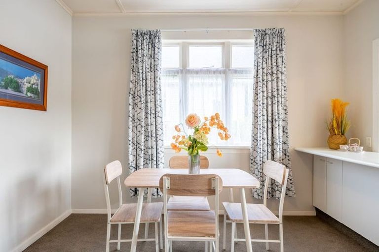 Photo of property in 13 Retter Street, Paparangi, Wellington, 6037