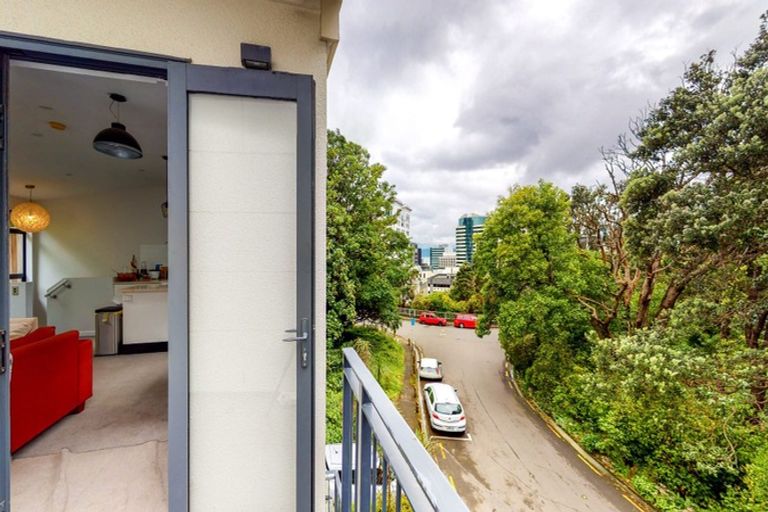 Photo of property in 15 San Sebastian Road, Kelburn, Wellington, 6012