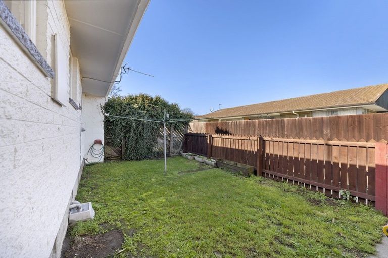 Photo of property in 2/32 Mona Vale Avenue, Riccarton, Christchurch, 8011