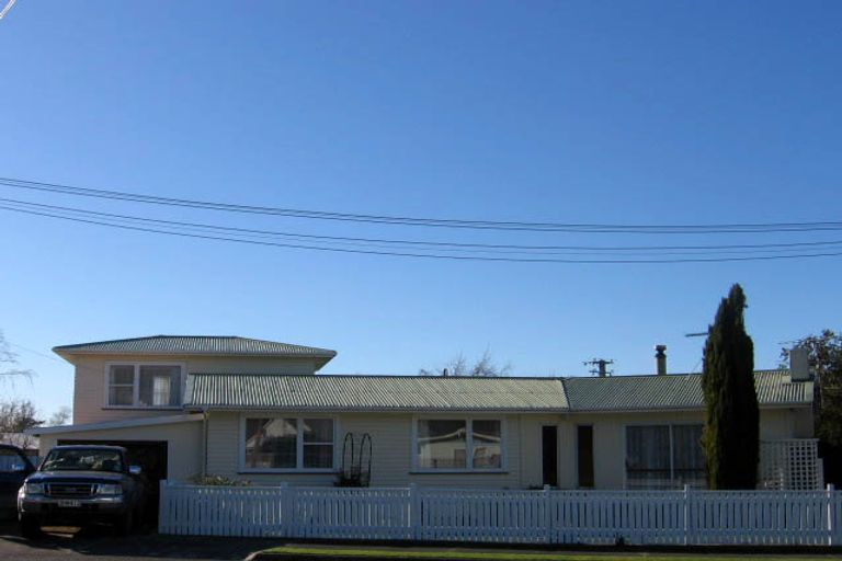 Photo of property in 8 Hardie Grove, Featherston, 5710