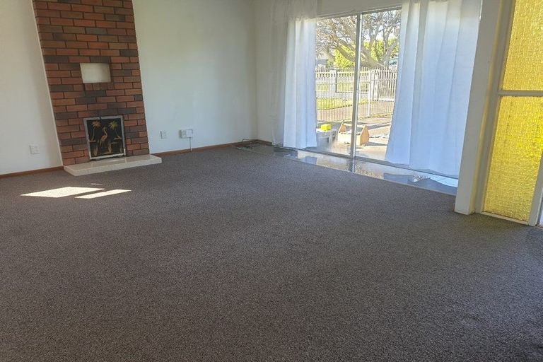 Photo of property in 525 Massey Road, Mangere, Auckland, 2022