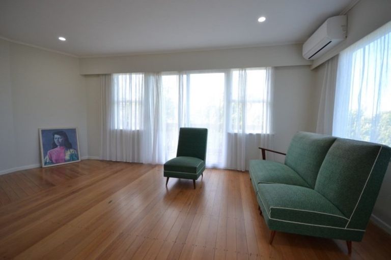 Photo of property in 49 Stewart Drive, Newlands, Wellington, 6037