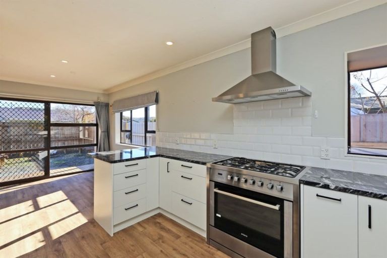 Photo of property in 77 Avondale Road, Taradale, Napier, 4112