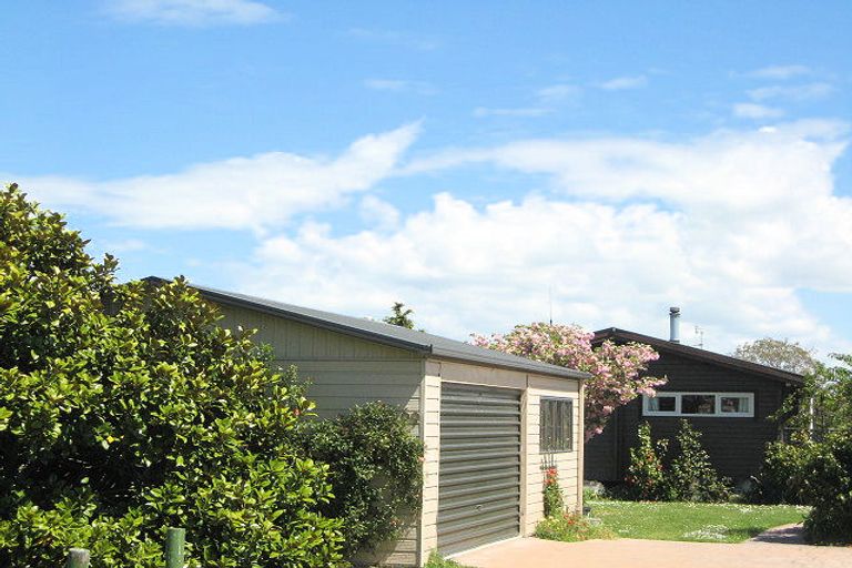 Photo of property in 69 Park Terrace, Waikuku Beach, 7473