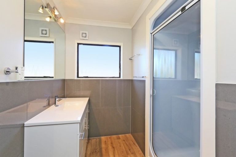 Photo of property in 77 Avondale Road, Taradale, Napier, 4112