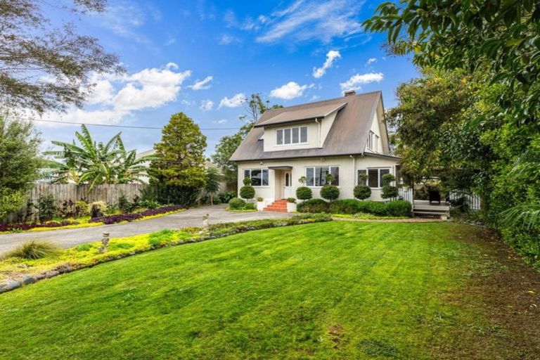 Photo of property in 490 Te Atatu Road, Te Atatu Peninsula, Auckland, 0610