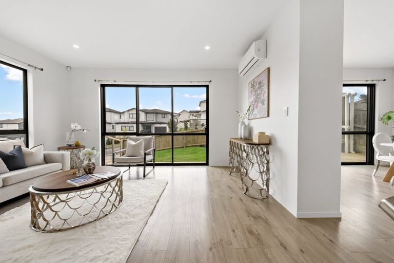 Photo of property in 38b Mcwhirters Farm Lane, Massey, Auckland, 0614