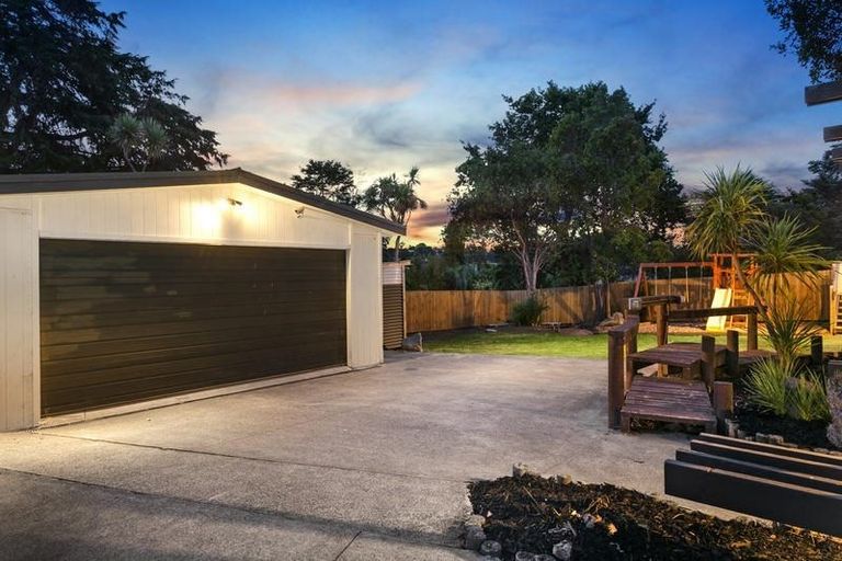 Photo of property in 63 Kaurilands Road, Titirangi, Auckland, 0604