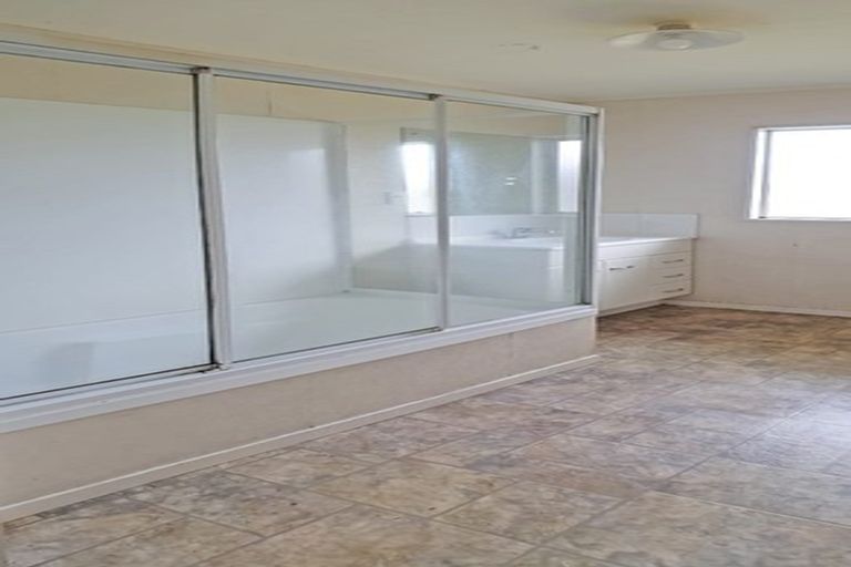 Photo of property in 83 Pooks Road, Ranui, Auckland, 0612