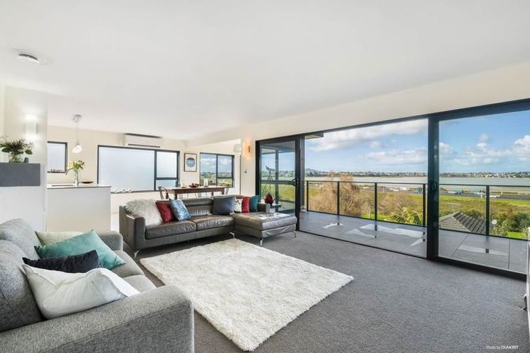 Photo of property in 68 Mcbreen Avenue, Northcote, Auckland, 0627