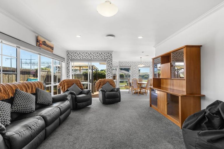 Photo of property in 11 Oleander Lane, Mount Maunganui, 3116