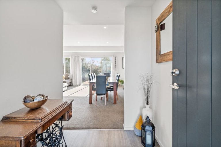 Photo of property in 16 Burnham School Road, Rolleston, 7614