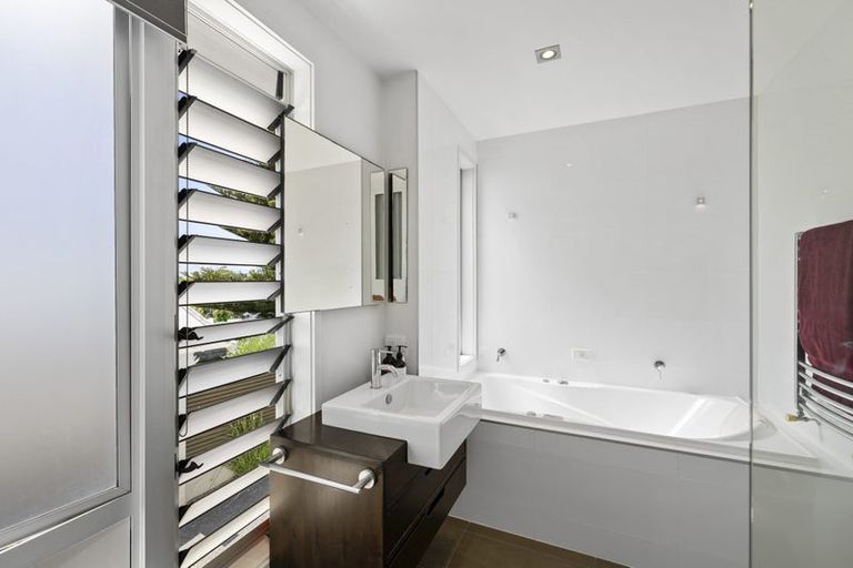 Photo of property in 90b Buller Street, New Plymouth, 4312