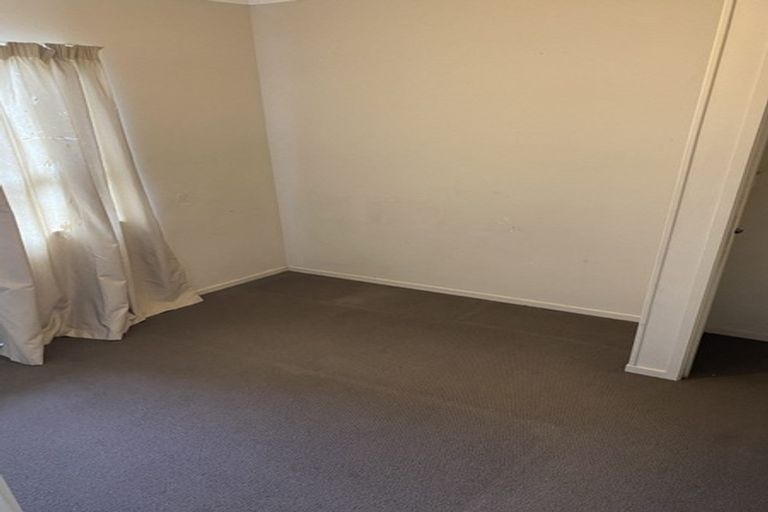 Photo of property in 2 Bundena Place, Clendon Park, Auckland, 2103