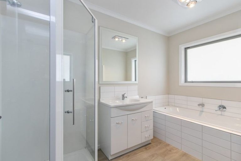 Photo of property in 14 Reubens Farm Lane, Taita, Lower Hutt, 5011