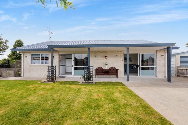 Photo of property in 34a Longstead Avenue, Papamoa Beach, Papamoa, 3118