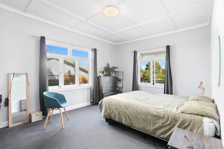 Photo of property in 4050 Great North Road, Glen Eden, Auckland, 0602