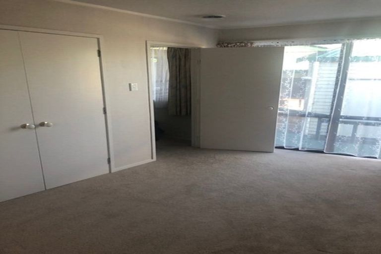 Photo of property in 1420 Whangaparaoa Road, Army Bay, Whangaparaoa, 0930