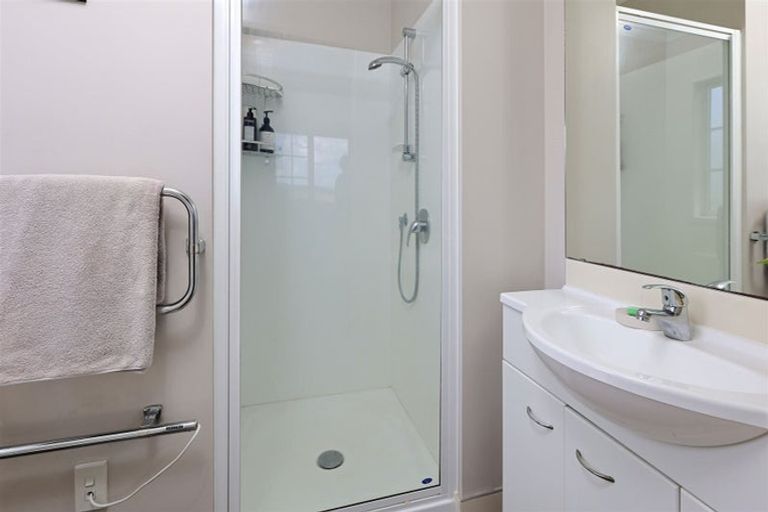 Photo of property in 36 Mulvaney Crescent, Henderson, Auckland, 0612