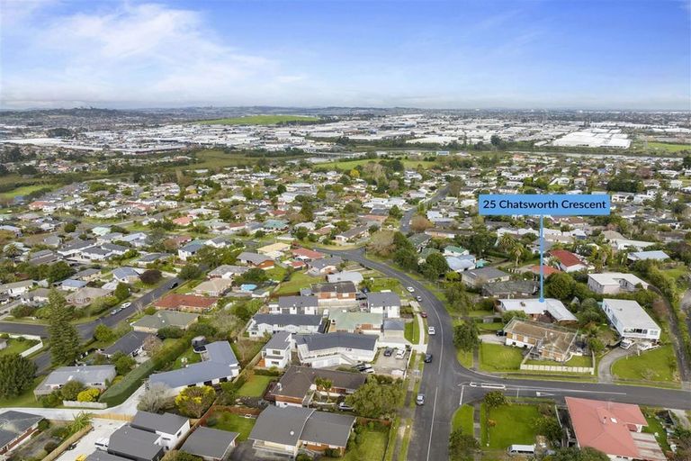 Photo of property in 25 Chatsworth Crescent, Pakuranga Heights, Auckland, 2010