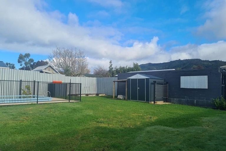 Photo of property in 64 Brandon Street, Featherston, 5710