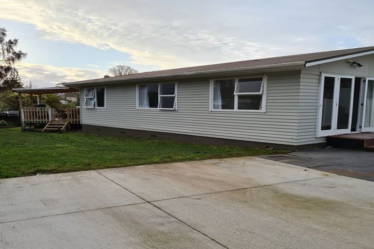 Photo of property in 54 Captain Scott Road, Glen Eden, Auckland, 0602