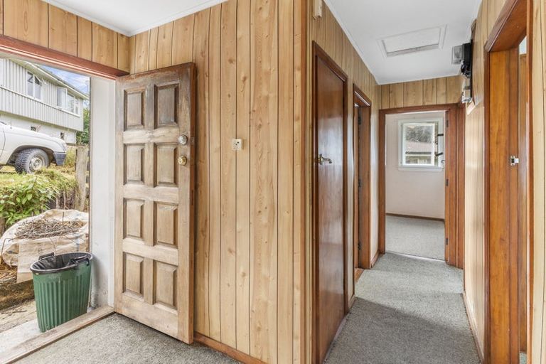 Photo of property in 19 Tui Terrace, Waipori Falls, Outram, 9073