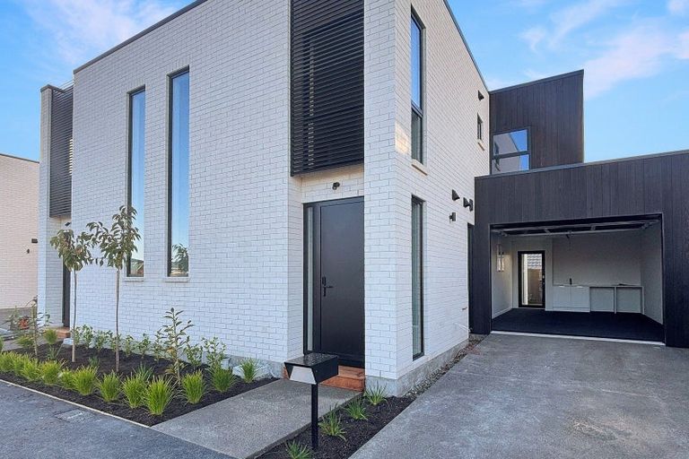 Photo of property in 2/58 Elizabeth Street, Riccarton, Christchurch, 8041