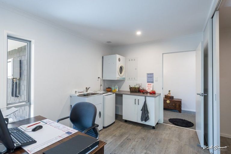 Photo of property in 33 Buddle Road, Wallaceville, Upper Hutt, 5018