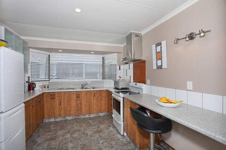 Photo of property in 43 Cedar Crescent, Feilding, 4702