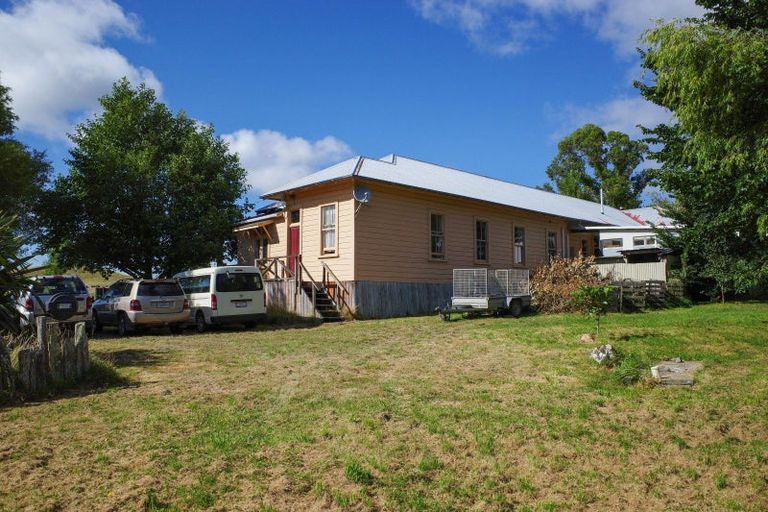 Photo of property in 3345 Weber Road, Weber, Dannevirke, 4970