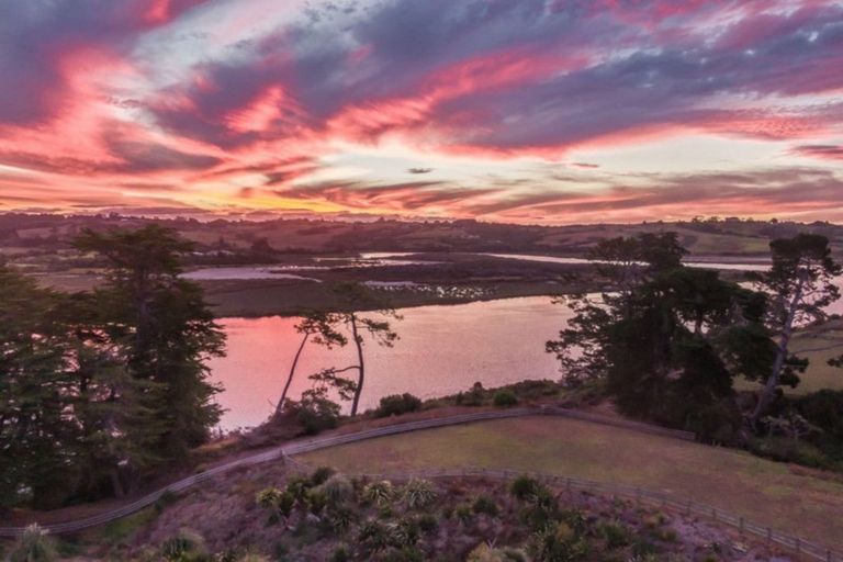 Photo of property in 72 Potts Road, Whitford, Howick, 2571